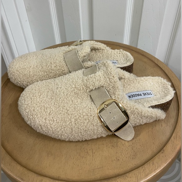 Steve Madden Shoes - Steve Madden Women’s Cuddle Clog Size 8.5